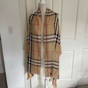 Burberry pashmina new with tags